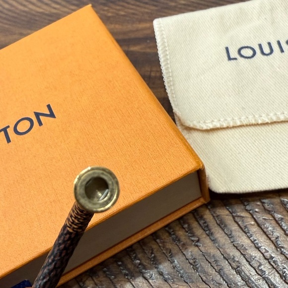 LOUIS VUITTON Damier Keep It Bracelet - Picture 10 of 12